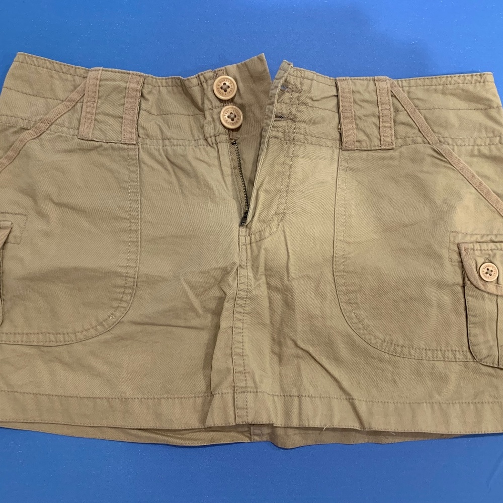 Women’s Steve & Barry Khaki Cargo Skirt. Small. Or size 4. Mini.